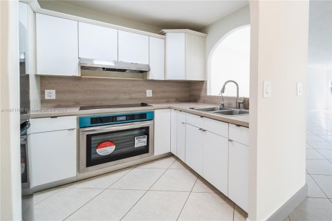 Copropriété à vendre à Fort Lauderdale, Floride: 1 chambre, 66.89 m2 № 1391918 - photo 2