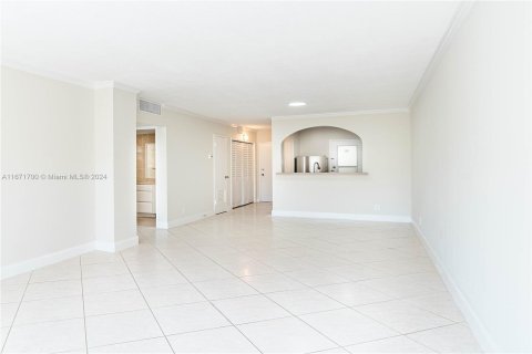 Condo in Fort Lauderdale, Florida, 1 bedroom  № 1391918 - photo 6