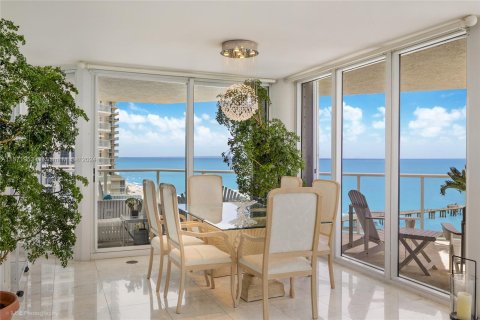 Condo in Sunny Isles Beach, Florida, 2 bedrooms  № 1128645 - photo 4