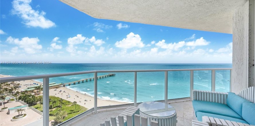 Condo in Sunny Isles Beach, Florida, 2 bedrooms  № 1128645