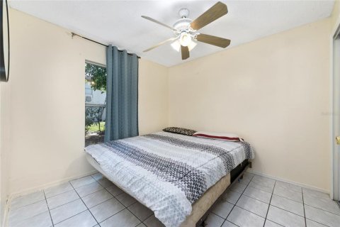 House in Orlando, Florida 4 bedrooms, 160.35 sq.m. № 886948 - photo 17