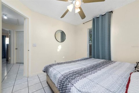 House in Orlando, Florida 4 bedrooms, 160.35 sq.m. № 886948 - photo 18