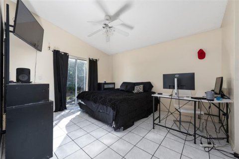 House in Orlando, Florida 4 bedrooms, 160.35 sq.m. № 886948 - photo 9