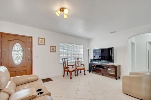 Villa ou maison à vendre à Miami, Floride: 3 chambres, 120.77 m2 № 1360371 - photo 6