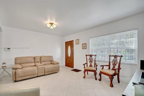 Villa ou maison à vendre à Miami, Floride: 3 chambres, 120.77 m2 № 1360371 - photo 5