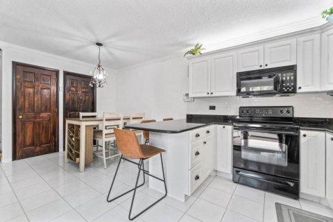 Townhouse in Palm Beach Gardens, Florida 3 bedrooms, 148.27 sq.m. № 1178408 - photo 25