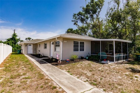 Immobilier commercial à vendre à Punta Gorda, Floride: 155.7 m2 № 621134 - photo 2