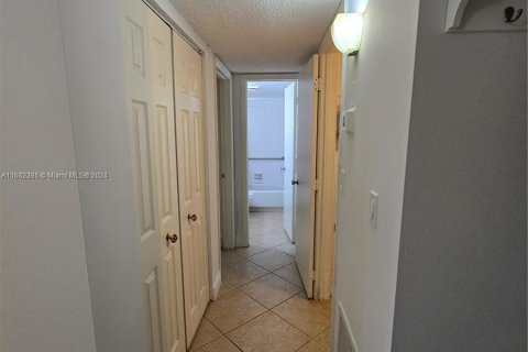 Condo in Davie, Florida, 3 bedrooms  № 1391751 - photo 11