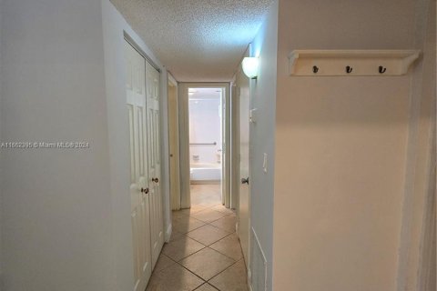 Condo in Davie, Florida, 3 bedrooms  № 1391751 - photo 10