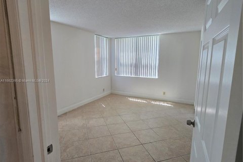 Condo in Davie, Florida, 3 bedrooms  № 1391751 - photo 27