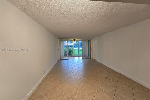 Condo in Davie, Florida, 3 bedrooms  № 1391751 - photo 9