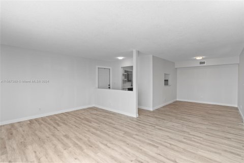 Condominio en venta en Margate, Florida, 2 dormitorios, 94.67 m2 № 1171472 - foto 7