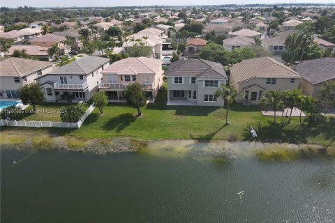 Casa en alquiler en Miramar, Florida, 5 dormitorios, 281.87 m2 № 1387776 - foto 4