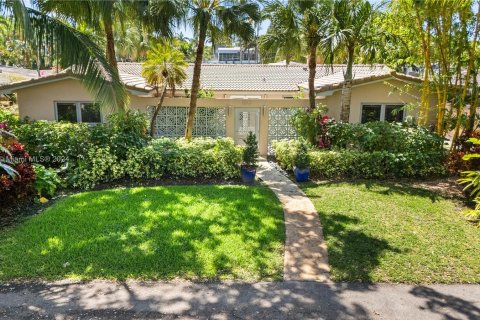 Villa ou maison à vendre à Miami Shores, Floride: 3 chambres, 188.03 m2 № 1078878 - photo 1