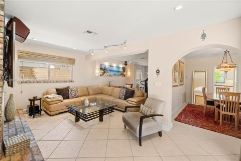 Villa ou maison à vendre à Miami Shores, Floride: 3 chambres, 188.03 m2 № 1078878 - photo 20