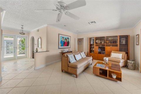 Купить виллу или дом в Майами-Шорс, Флорида 3 спальни, 188.03м2, № 1078878 - фото 16