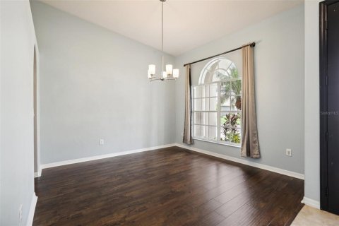 House in Tampa, Florida 4 bedrooms, 269.7 sq.m. № 1371437 - photo 7