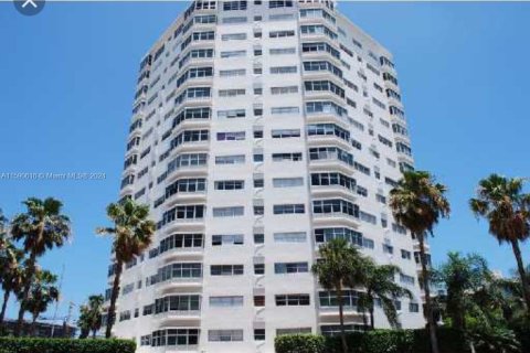 Condominio en venta en Miami Beach, Florida, 2 dormitorios, 87.33 m2 № 1180473 - foto 15