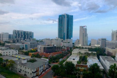 Condo in Miami Beach, Florida, 2 bedrooms  № 1180473 - photo 18