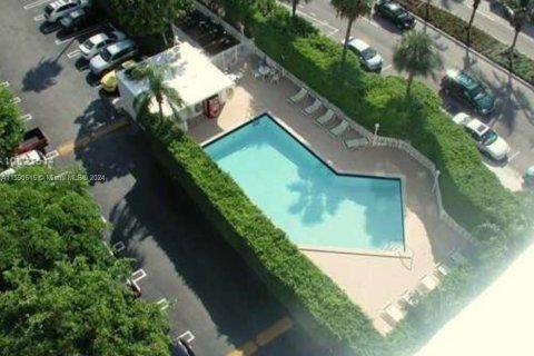 Copropriété à vendre à Miami Beach, Floride: 2 chambres, 87.33 m2 № 1180473 - photo 16