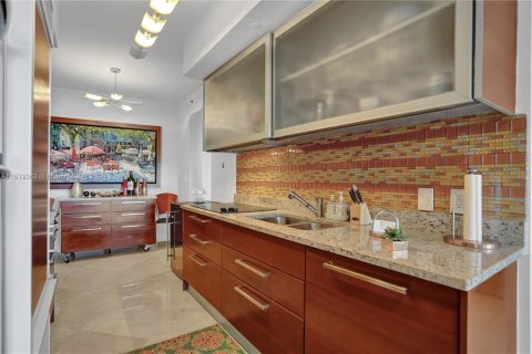 Condominio en venta en Hallandale Beach, Florida, 3 dormitorios, 145.95 m2 № 965566 - foto 9