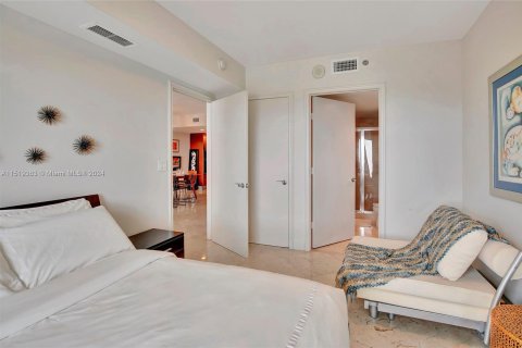 Condominio en venta en Hallandale Beach, Florida, 3 dormitorios, 145.95 m2 № 965566 - foto 25