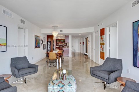 Condominio en venta en Hallandale Beach, Florida, 3 dormitorios, 145.95 m2 № 965566 - foto 6