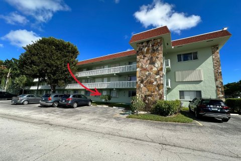 Condominio en venta en Palm Springs, Florida, 2 dormitorios, 81.2 m2 № 832819 - foto 4