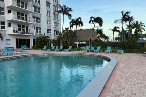 Condominio en venta en Pompano Beach, Florida, 1 dormitorio, 82.68 m2 № 1391885 - foto 24