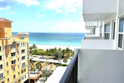 Condominio en venta en Pompano Beach, Florida, 1 dormitorio, 82.68 m2 № 1391885 - foto 17