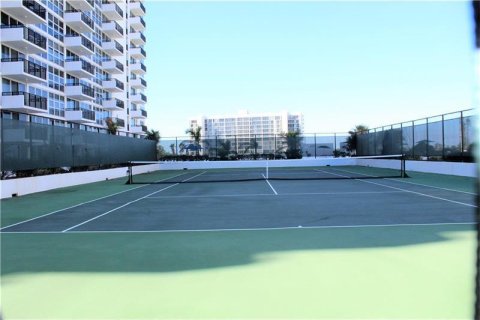 Condominio en venta en Pompano Beach, Florida, 2 dormitorios, 103.59 m2 № 1187604 - foto 17