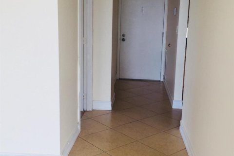 Condo in Pompano Beach, Florida, 2 bedrooms  № 1187604 - photo 9