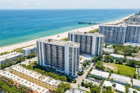 Copropriété à vendre à Pompano Beach, Floride: 2 chambres, 103.59 m2 № 1187604 - photo 2