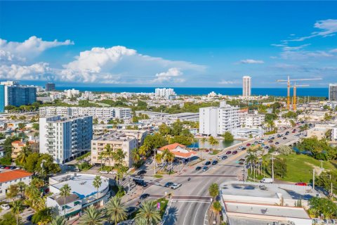 Купить коммерческую недвижимость в Майами-Бич, Флорида № 151534 - фото 24