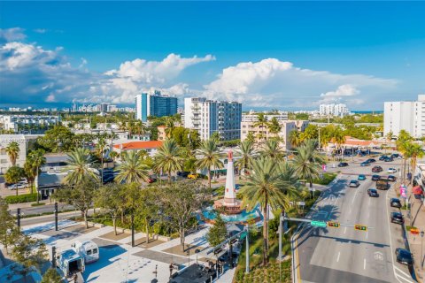 Immobilier commercial à vendre à Miami Beach, Floride № 151534 - photo 23