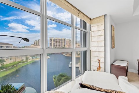 Condominio en venta en Key Biscayne, Florida, 3 dormitorios, 258.36 m2 № 825128 - foto 12
