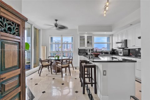 Condominio en venta en Key Biscayne, Florida, 3 dormitorios, 258.36 m2 № 825128 - foto 8