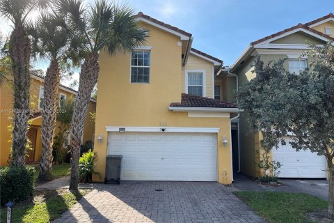 Townhouse in West Palm Beach, Florida 3 bedrooms, 149.48 sq.m. № 1329983 - photo 1