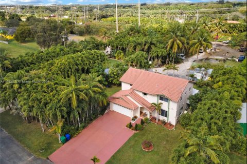 Villa ou maison à vendre à Southwest Ranches, Floride: 4 chambres, 217.58 m2 № 1377137 - photo 5