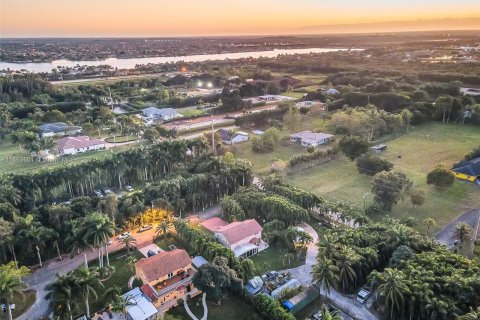 Villa ou maison à vendre à Southwest Ranches, Floride: 4 chambres, 217.58 m2 № 1377137 - photo 27