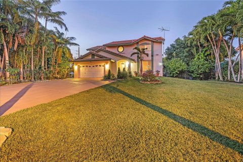 Villa ou maison à vendre à Southwest Ranches, Floride: 4 chambres, 217.58 m2 № 1377137 - photo 1