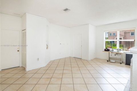 Villa ou maison à vendre à Miami, Floride: 3 chambres, 155.7 m2 № 1377107 - photo 10