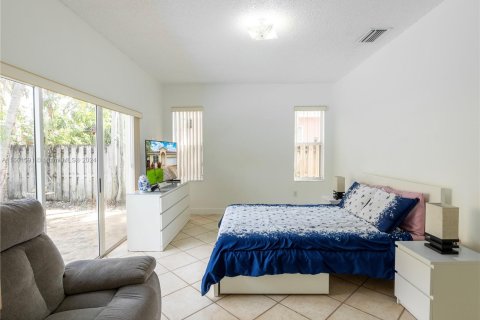 Casa en venta en Miami, Florida, 3 dormitorios, 155.7 m2 № 1377107 - foto 29