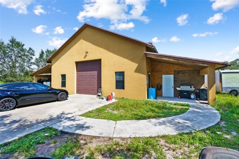 House in Okeechobee, Florida 1 bedroom № 1347697 - photo 14