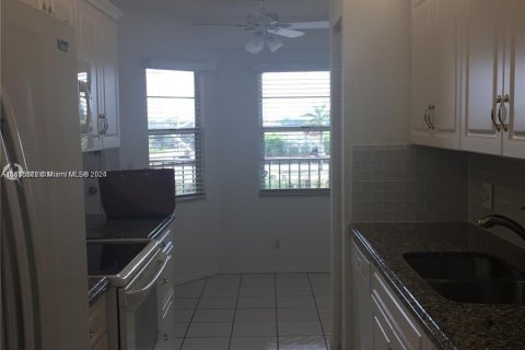 Condominio en venta en Pembroke Pines, Florida, 2 dormitorios, 102.19 m2 № 1237878 - foto 3