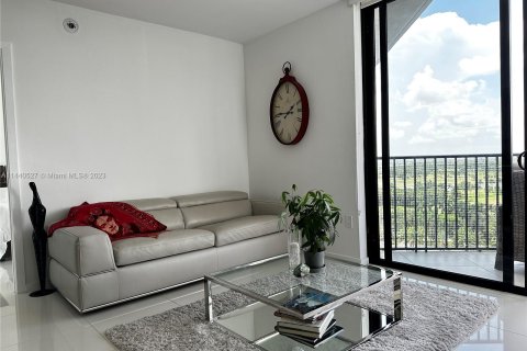 Condominio en venta en Doral, Florida, 2 dormitorios, 98.76 m2 № 682069 - foto 1