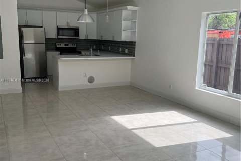 Casa en venta en North Miami, Florida, 3 dormitorios, 122.63 m2 № 1170397 - foto 6