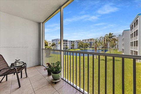 Condo in Dania Beach, Florida, 1 bedroom  № 1239395 - photo 20