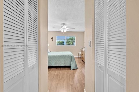 Condo in Dania Beach, Florida, 1 bedroom  № 1239395 - photo 12