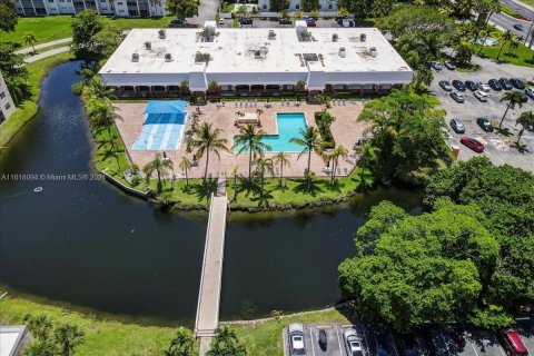 Condo in Dania Beach, Florida, 1 bedroom  № 1239395 - photo 25